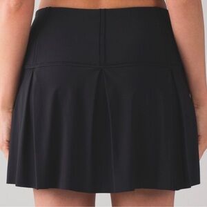 Lululemon Lost In Pace Skirt (Tall)
Black
